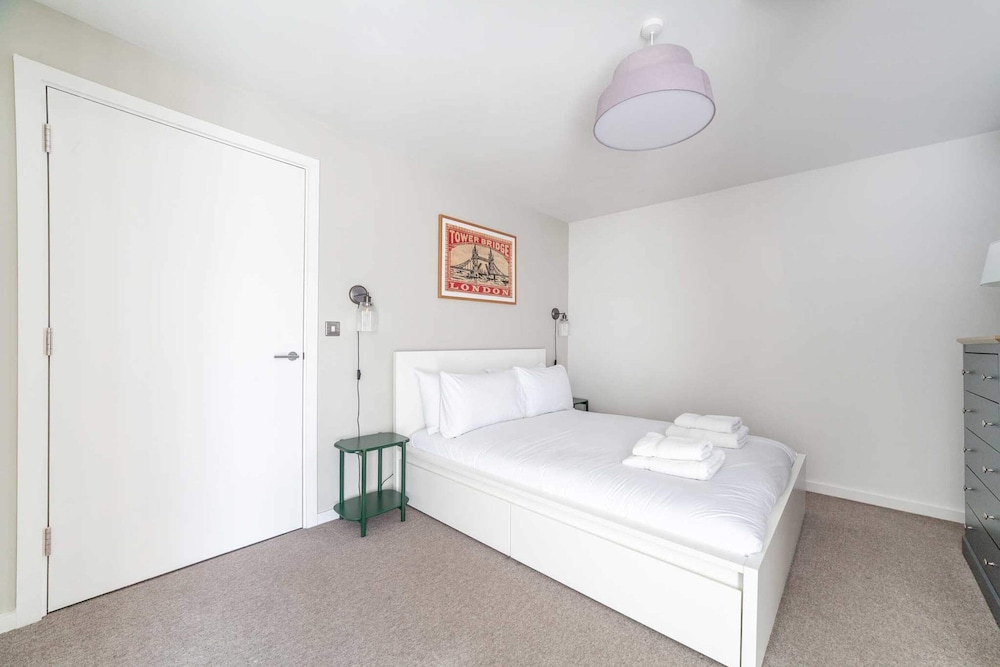 Cosy East London Retreat view 2