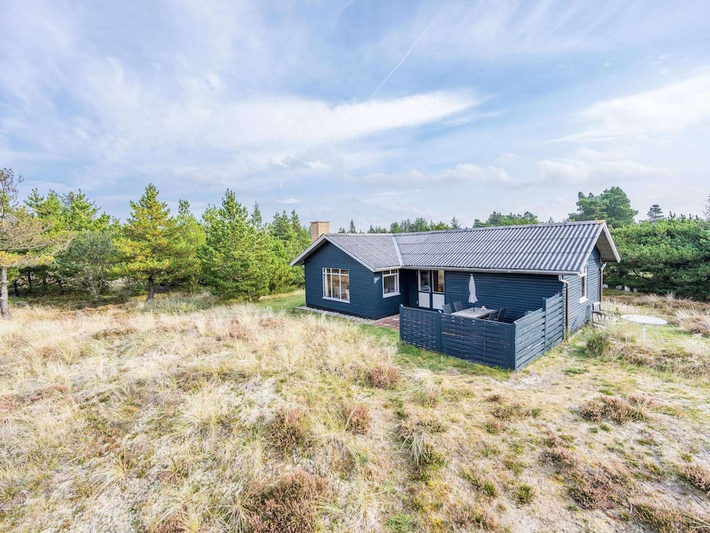 6 Person Holiday Home in Blavand