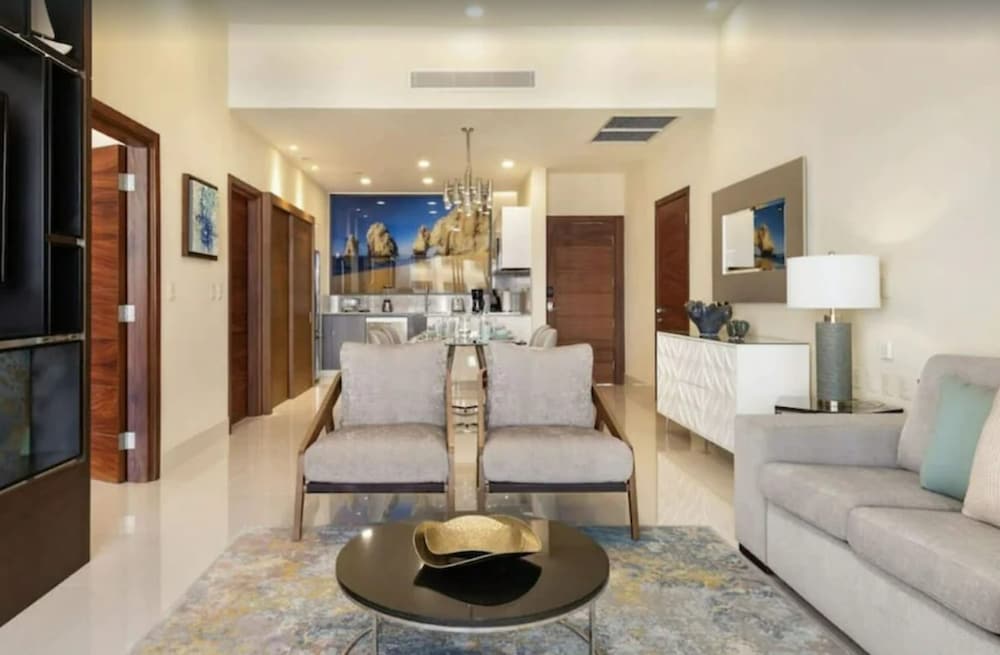 2BD Villa La Valencia Ocean View 5 Star Resort
