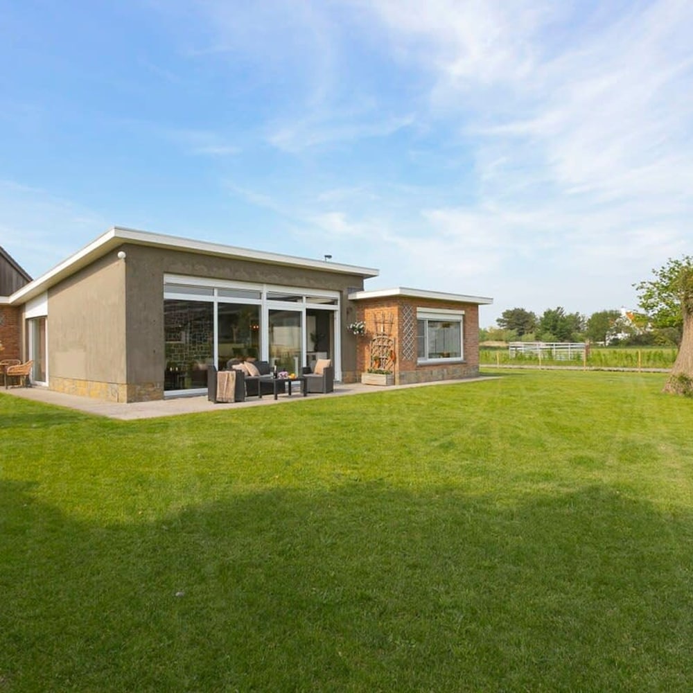 Bungalow With Garden at 5 Minutes From the Beach