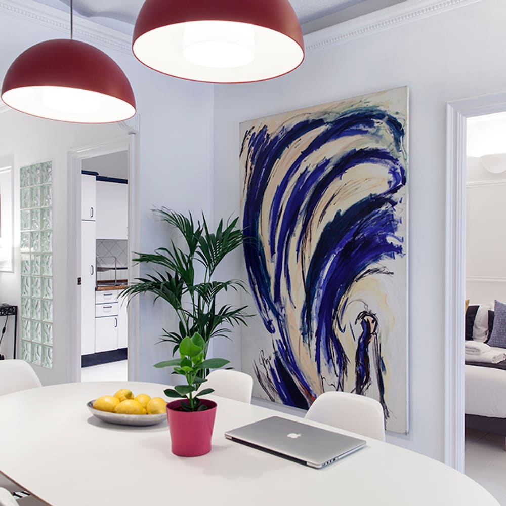 Sagrada Familia Modern ART APT Wi-fi AC Smart TV By Myrentalhost