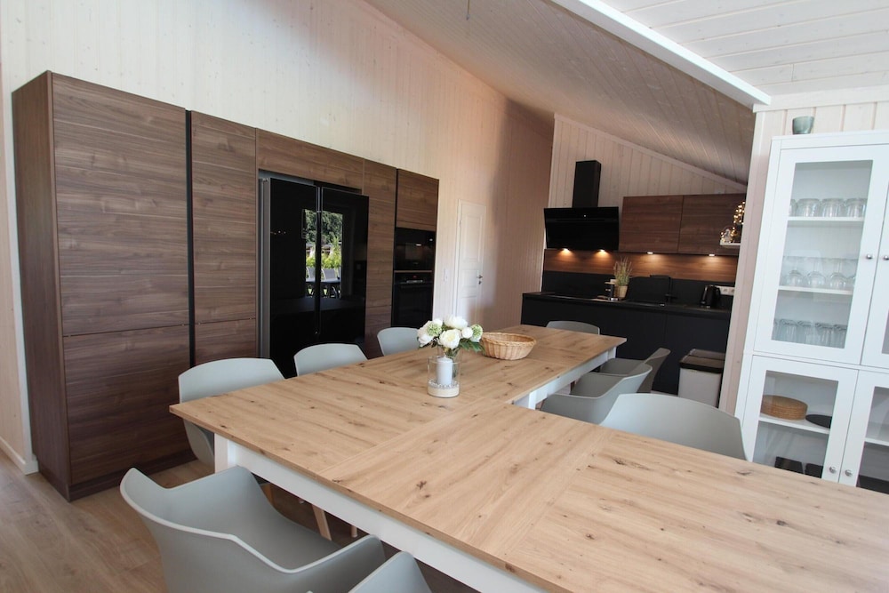 Ferienhaus mit Pool und Sauna am Duemmer See