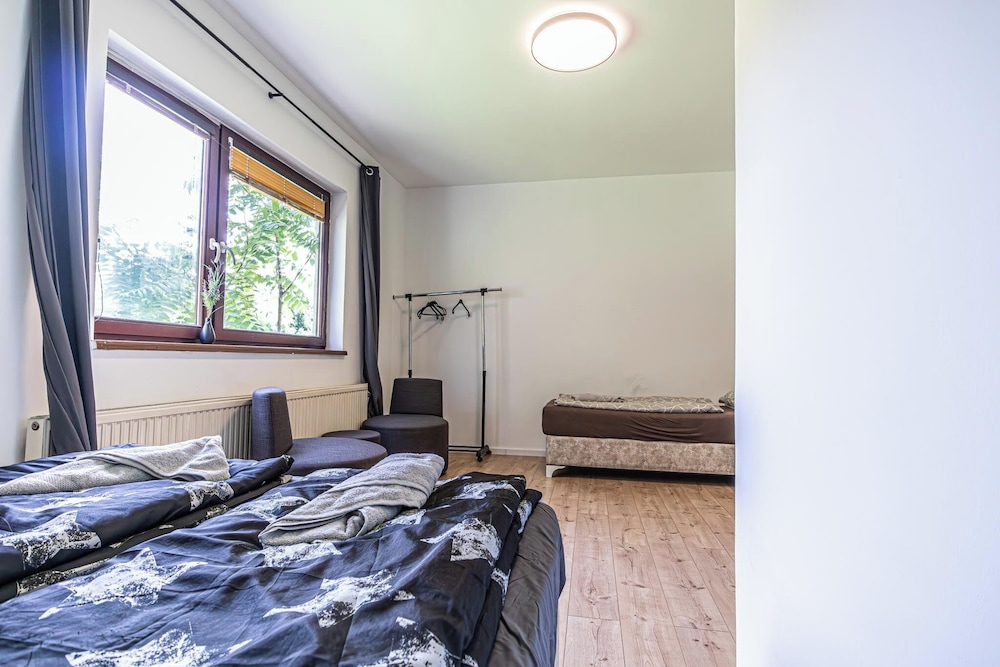 Cozy House Terrace &Garden Sleeps 34