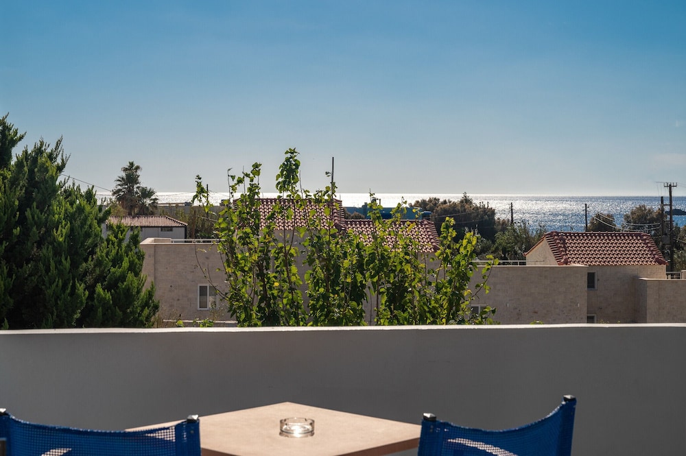 Mythos apartments