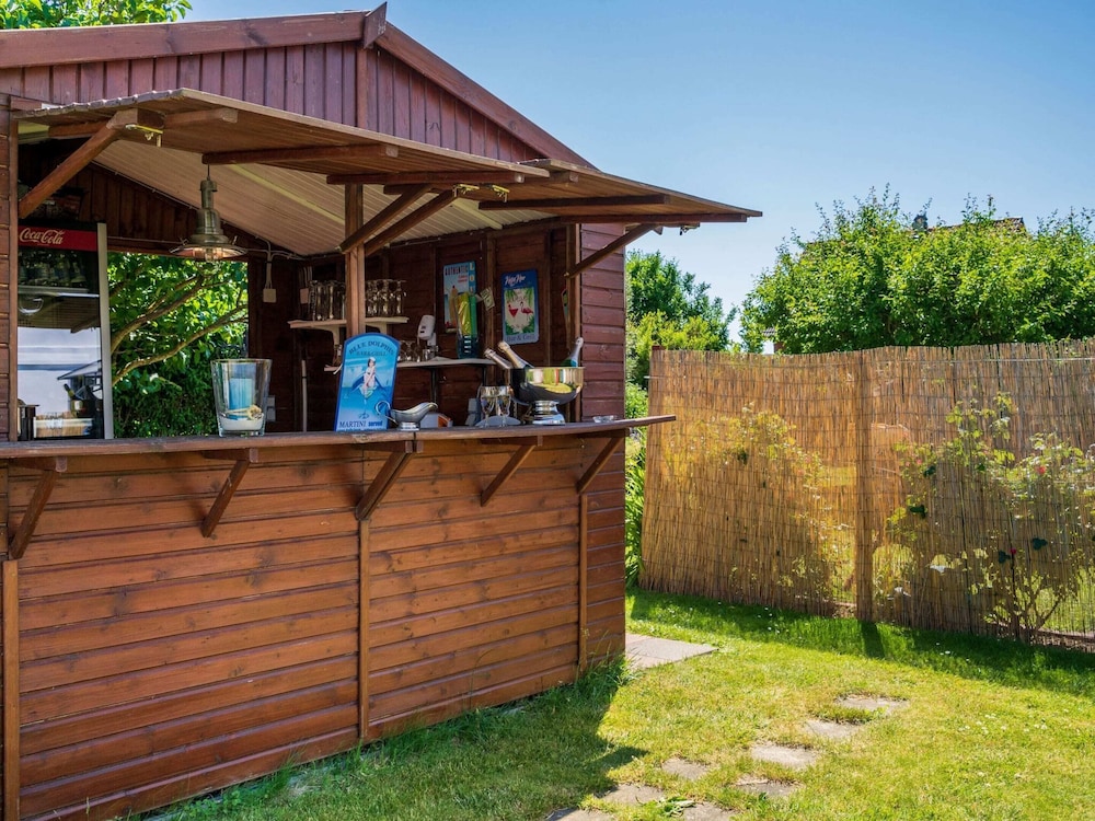 Alluring Holiday Home in Pepelow near Sea Beach & Water Sports view 3