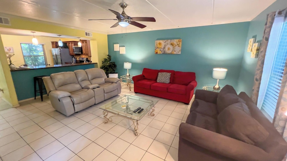 Island Condo - 1st Floor - Pool - Patio