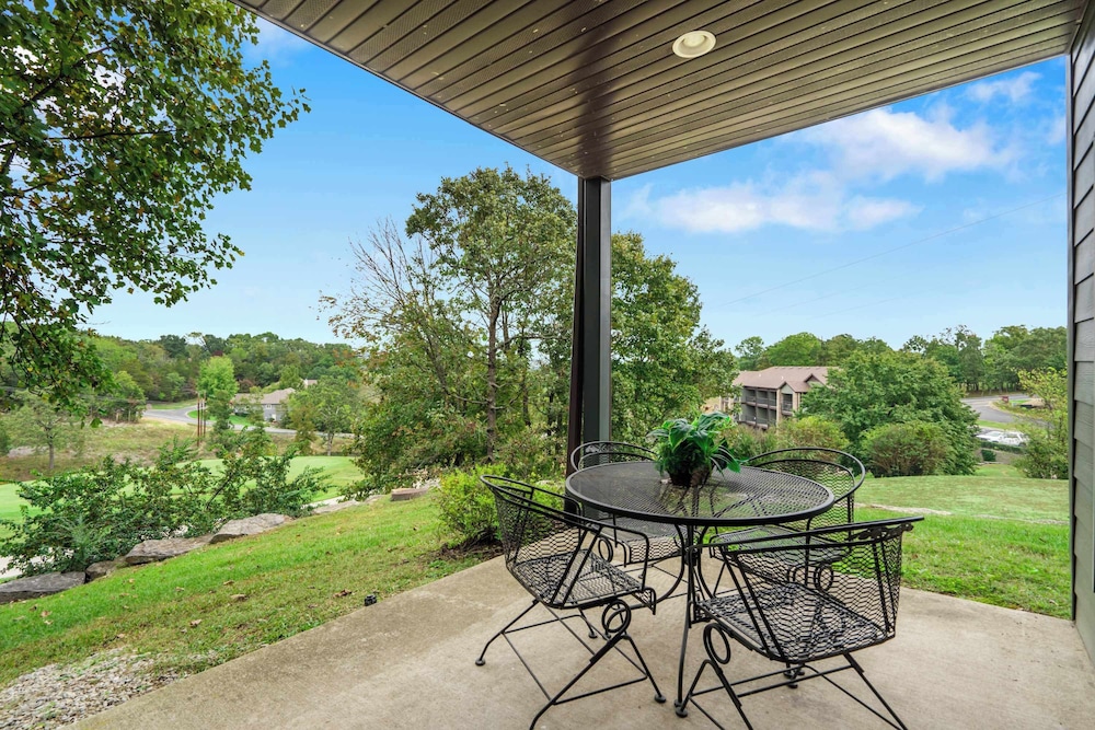 Fairway Follies Luxury Retreat