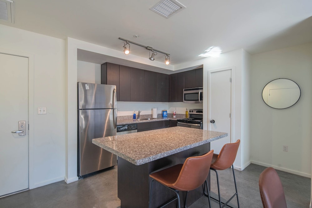 ROVE LIVING/KL - Roosevelt Point