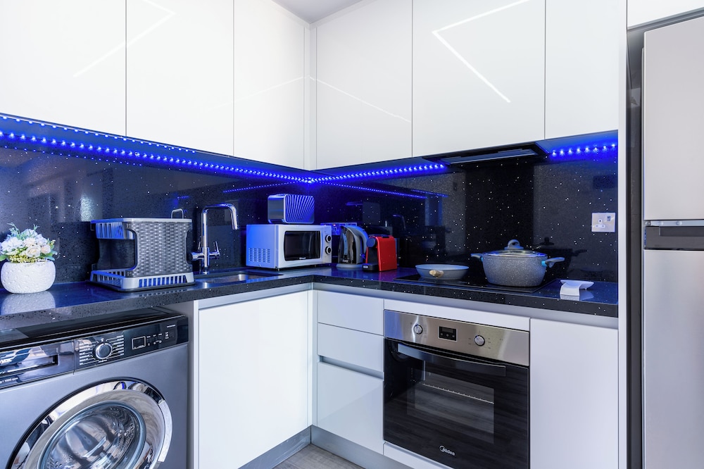 Olympus Stylish 2-BR Apt in Larnaca