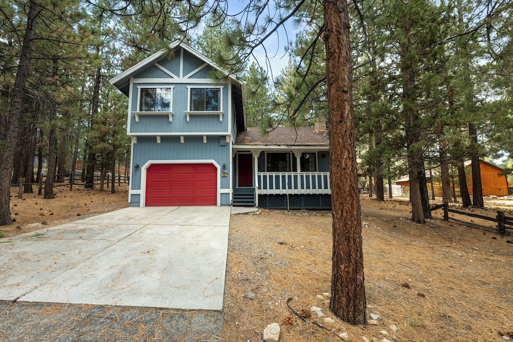 Bear Woods 3BR Retreat