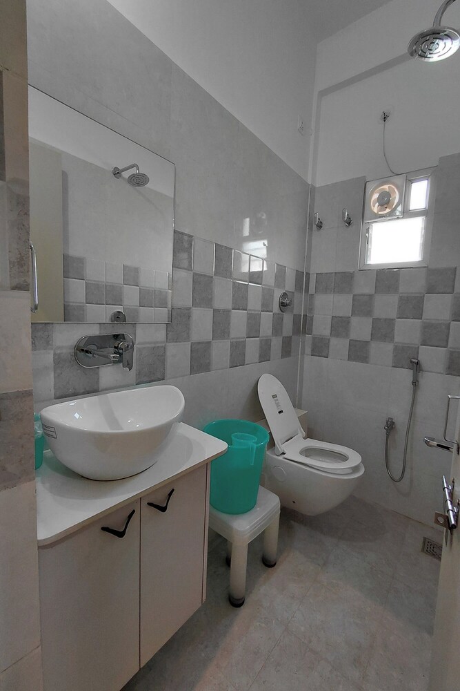 V & U Homestay Sadar