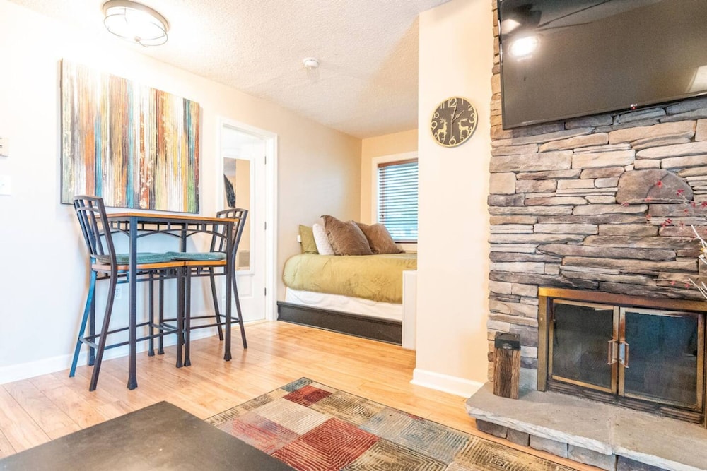 First Floor Studio Resort Access Portable AC