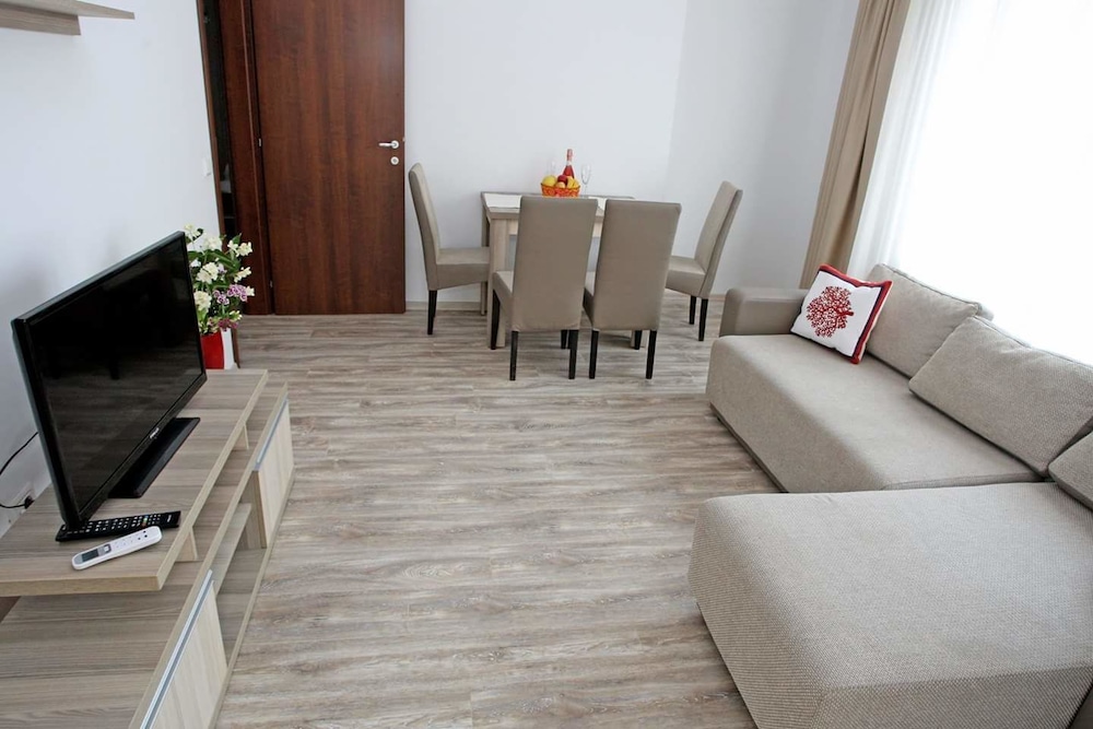 Chic Sea View Apartment Mamaia