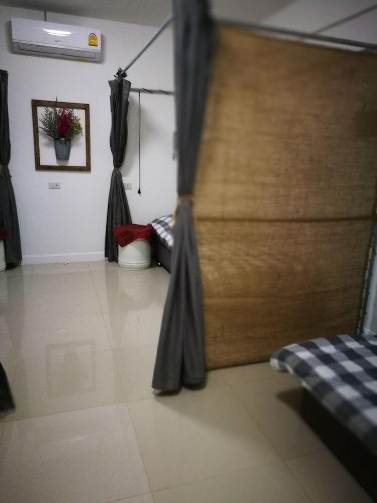 Pak Chong More Hostel