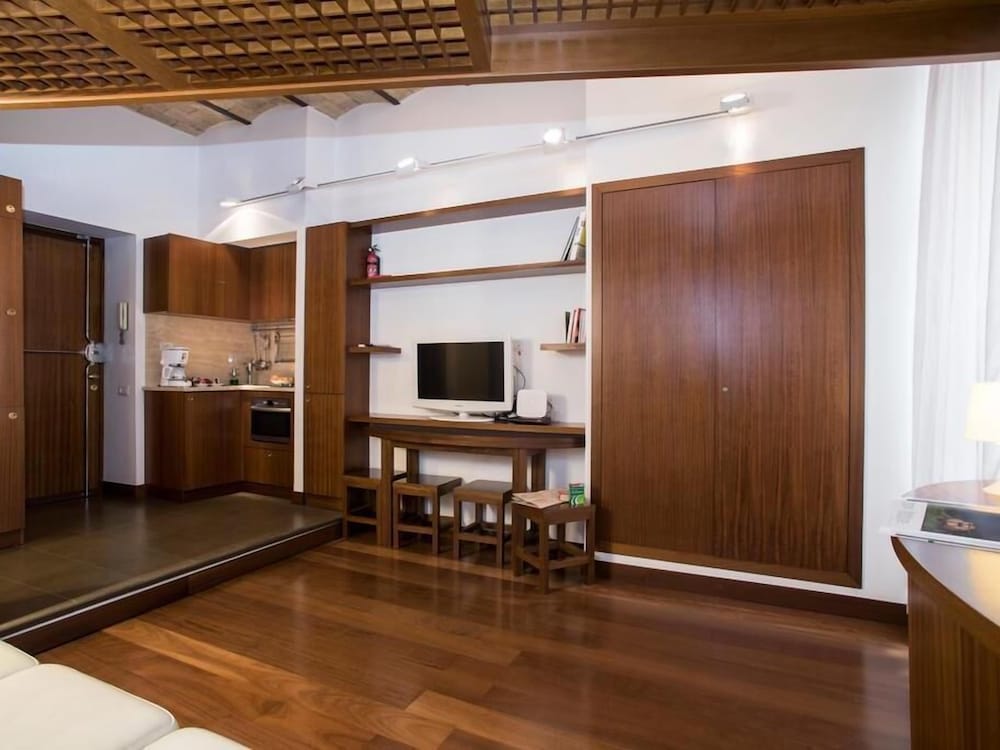 Trevi Fountain - Lovely Loft Apartment
