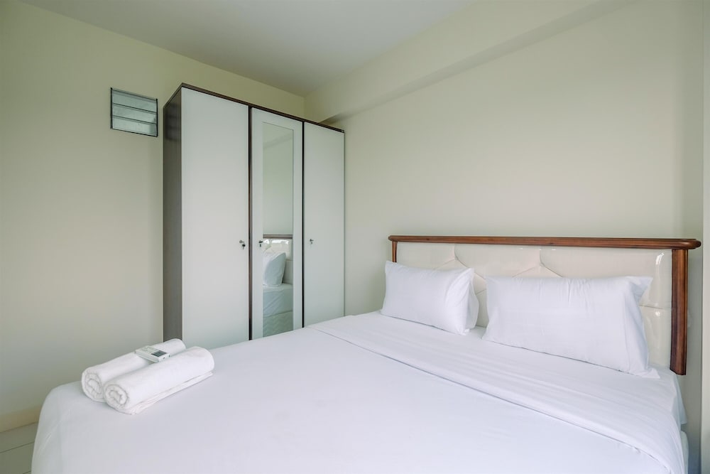 Fully Furnished with Cozy Design 2BR Podomoro Golf View Apartment