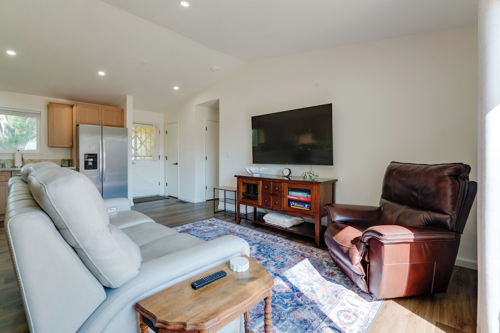 Quiet Home w/ Yard: 2 Mi to Mall & Sparks Marina!