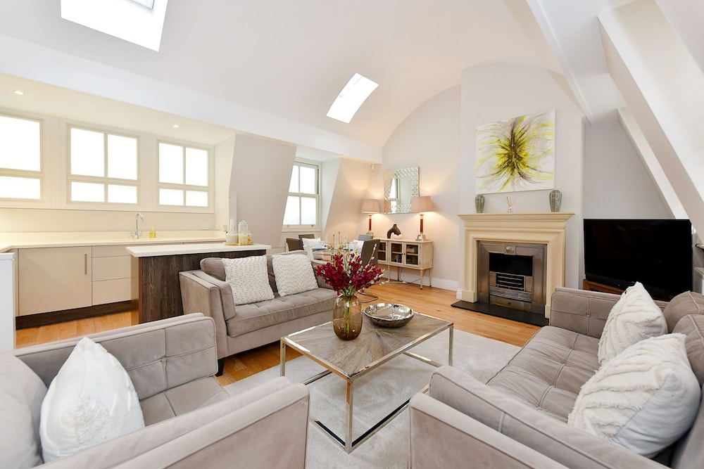 London Choice - South Kensington Mews II