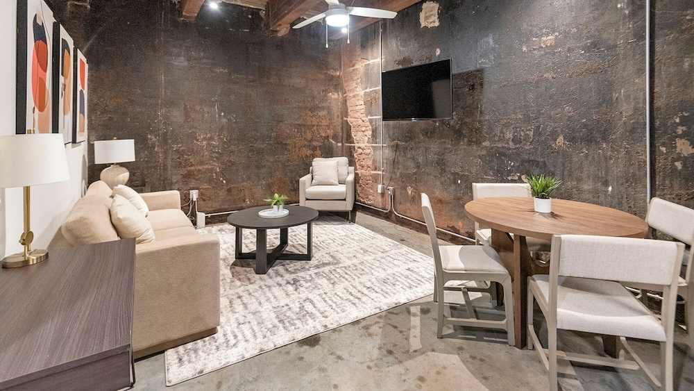  Landing Furnished Apartments Downtown Memphis