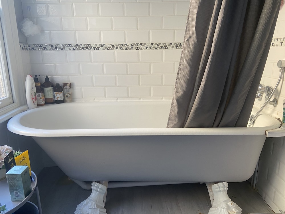 Mid City Charm - 1-bed Apartment in London