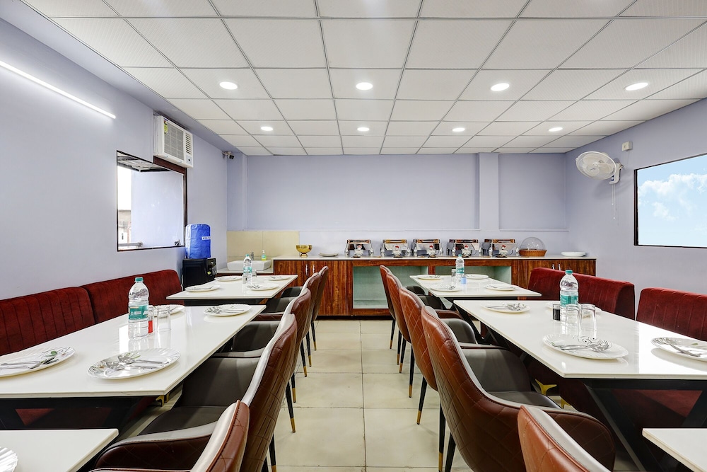 Fabhotel La Corporate Suite