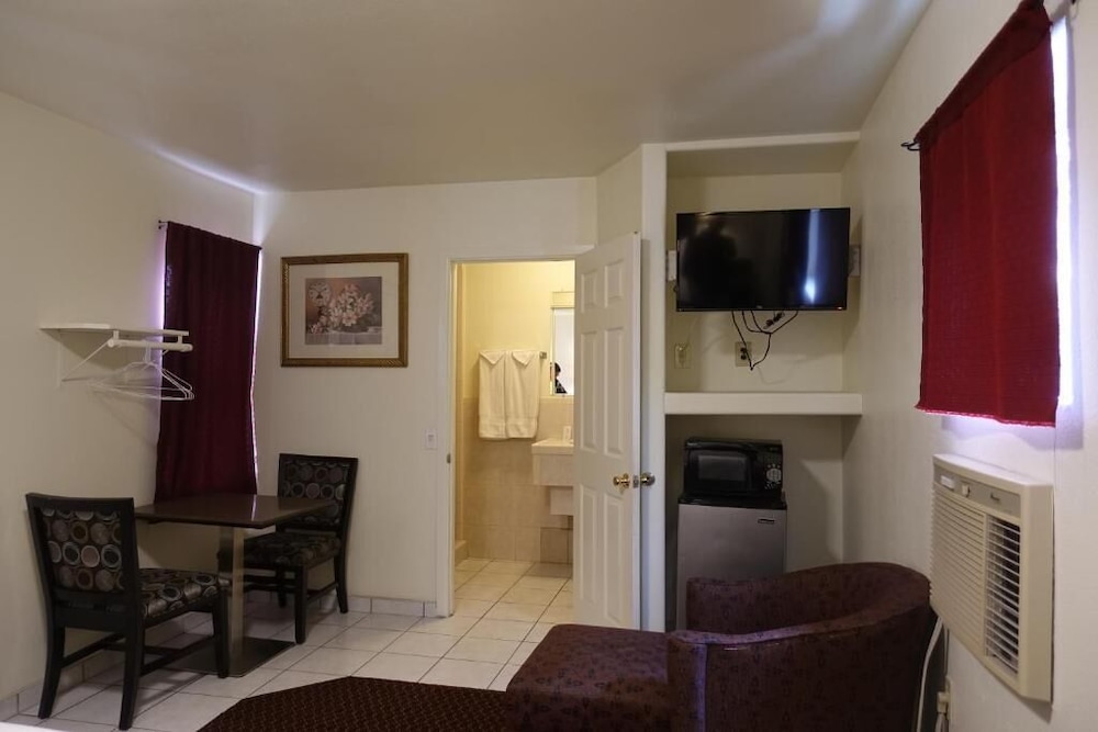 Baycities Motel view 5