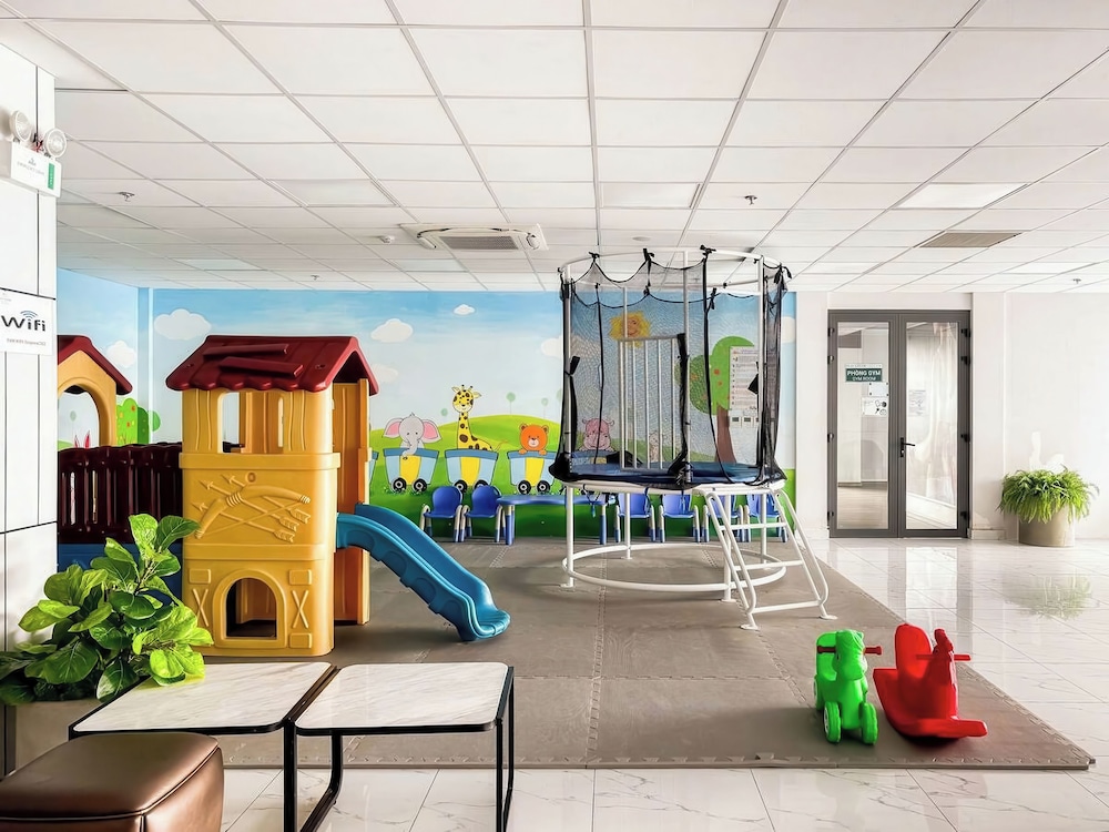 Eco Green Saigon - Free Gym & Pool