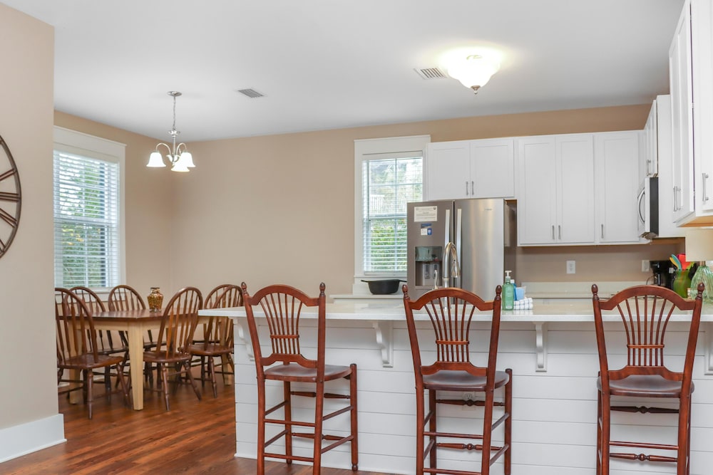 Barefoot Cottage B37 - The B's Knees