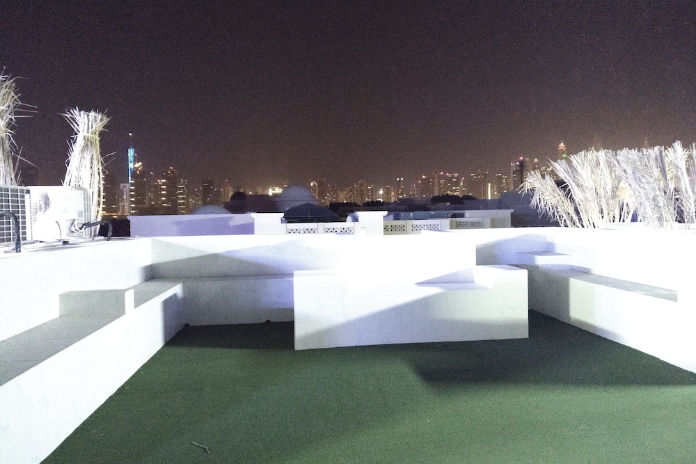 Emirates Hills Lake View Villa