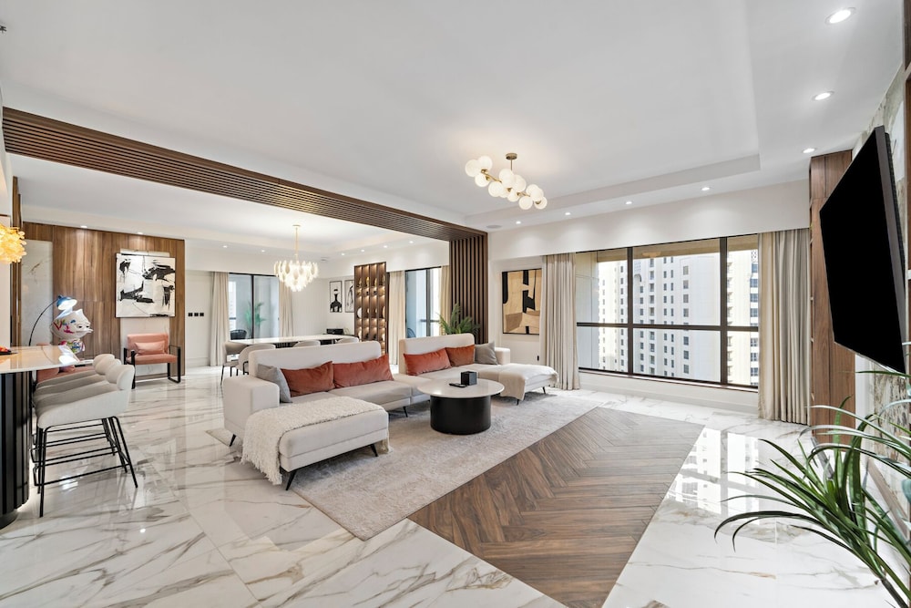 Luxury 3BR M Beachfront Retreat
