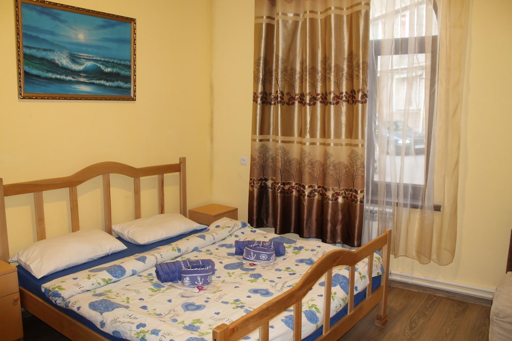 Old Yerevan Hostel & Tours