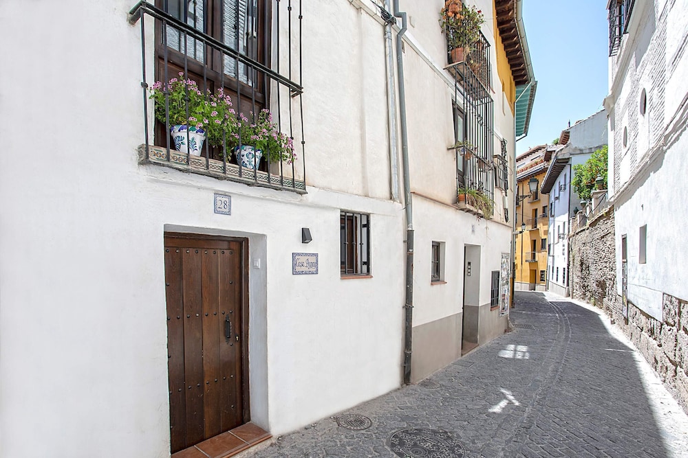 Luxury House in Granada Center. Reyes II