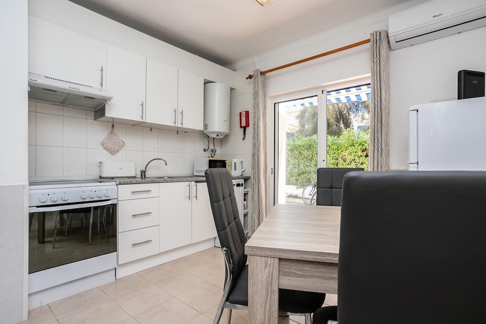 Nice Terrace and Pool Alvor Flat