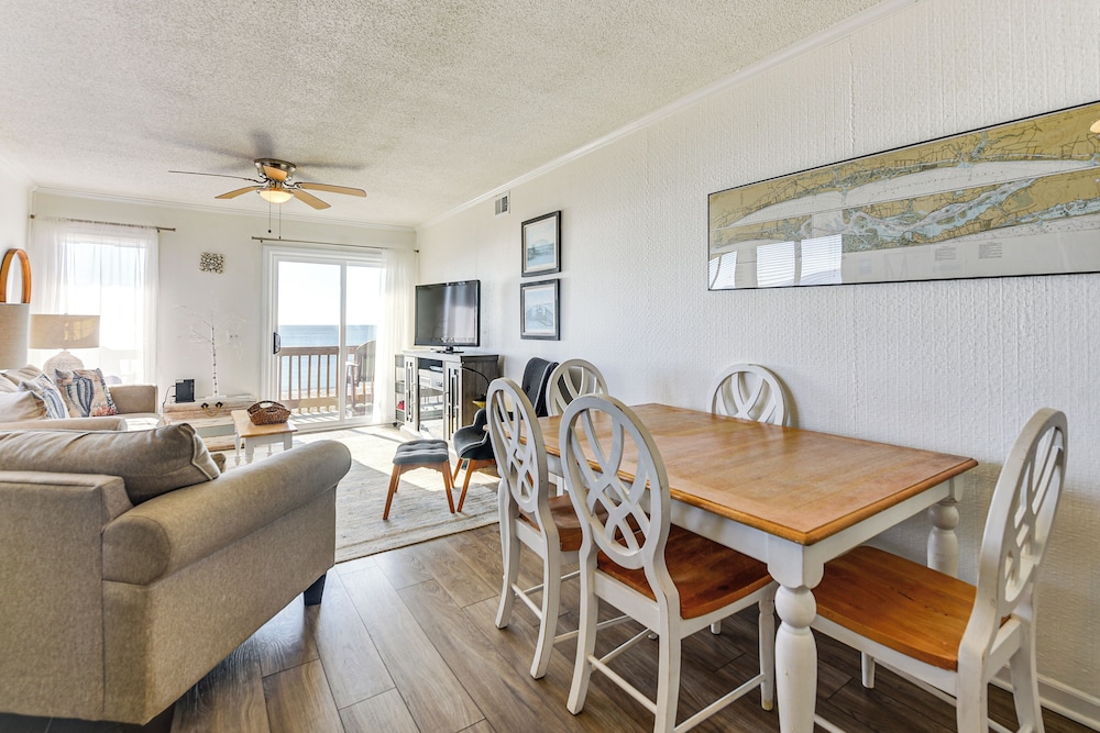 Walk to Pool + Shore: Ocean Isle Beach Getaway!