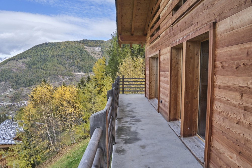 Beautiful Luxury Chalet Roy With Incredible Views
