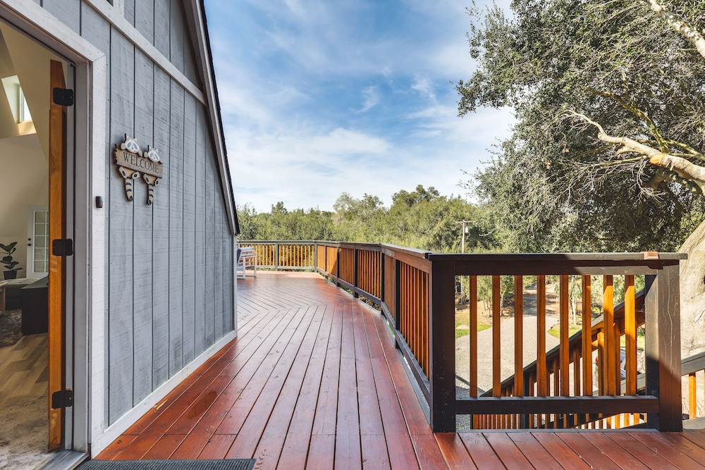 North San Diego Retreat W/deck, Fire Pit Table!