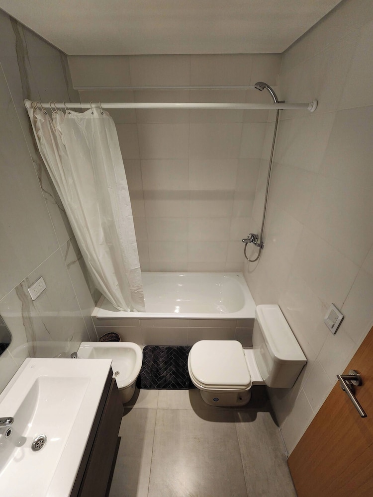 Alberti 360 Charming City Center Apartment With Shared Pool