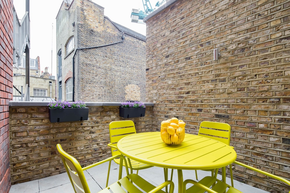 outdoor bbq area