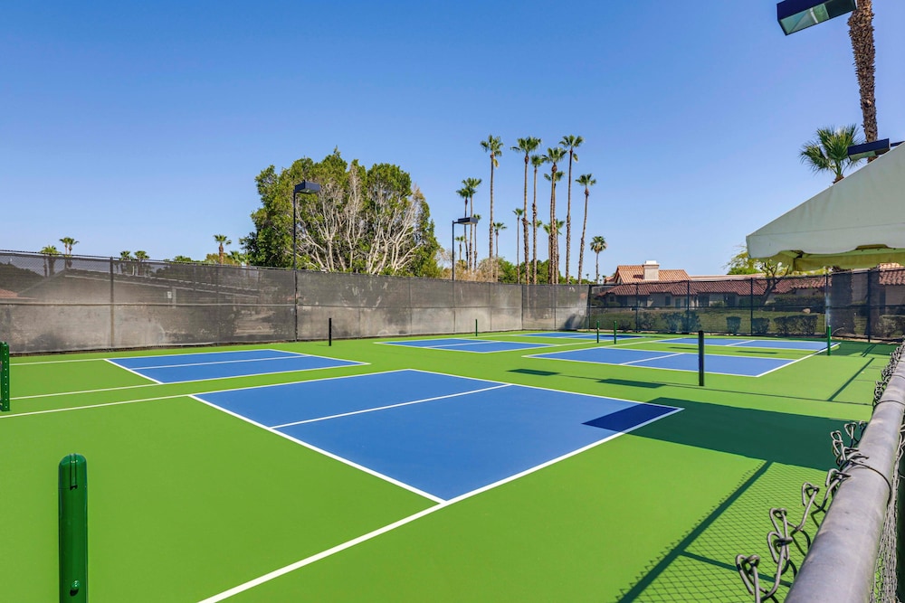 Palm Desert Golf Getaway w/ Views + Resort Perks