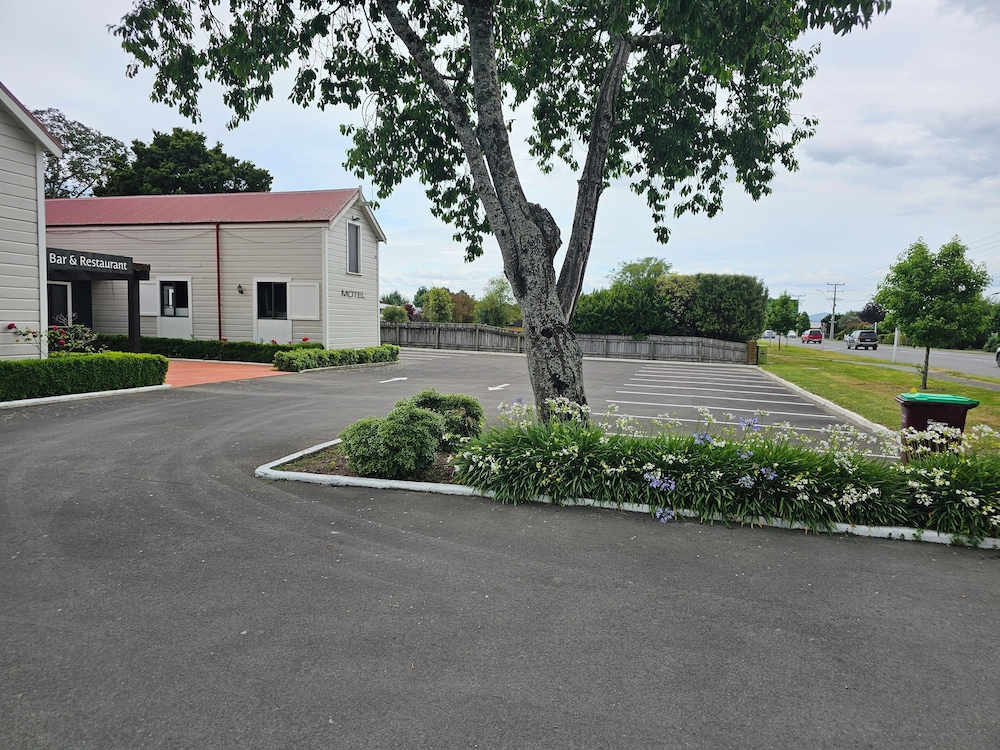 Gateway Motor Inn