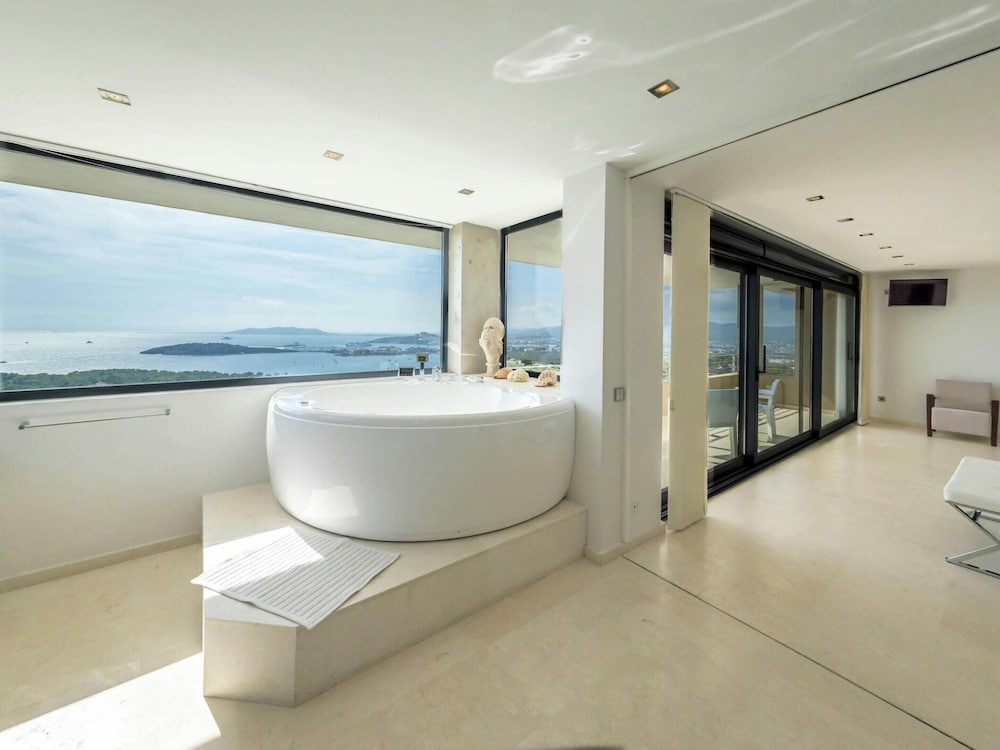 Premium Villa With Infinity Pool