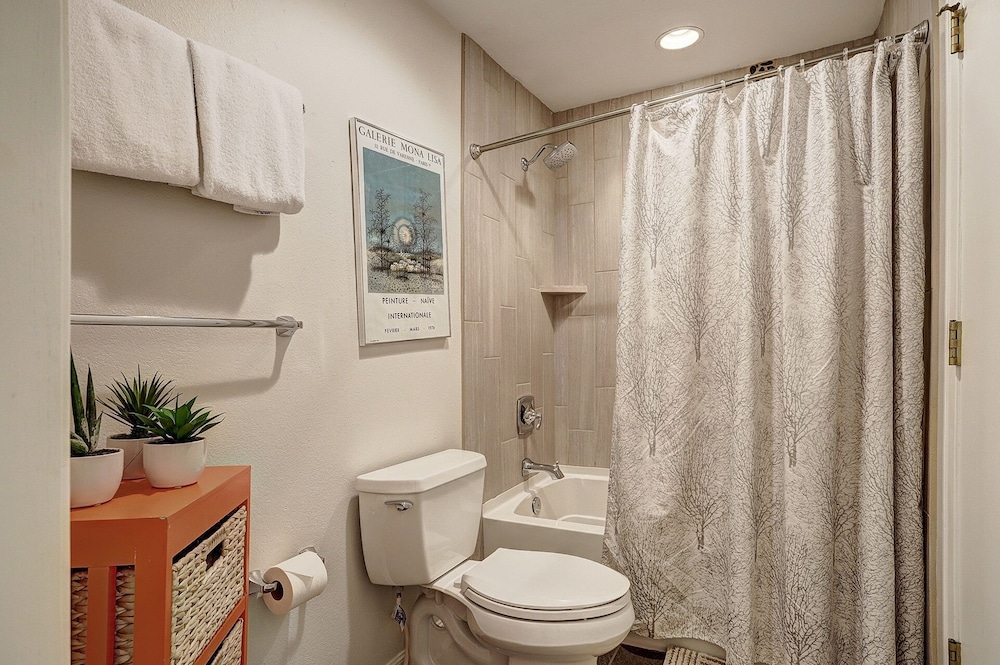 2721 Chateaux DMont by RedAwning