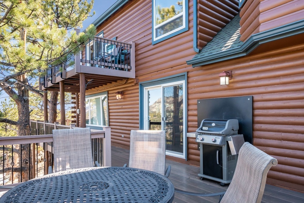 Bear-a-dise -- Ev #3432 4 Bedroom Home by RedAwning