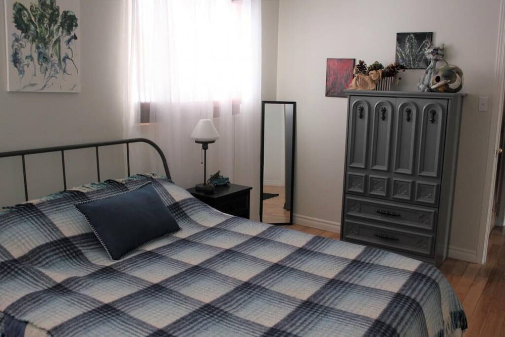 Craft Vineyard House - Waterview Home in Picton - Image 4