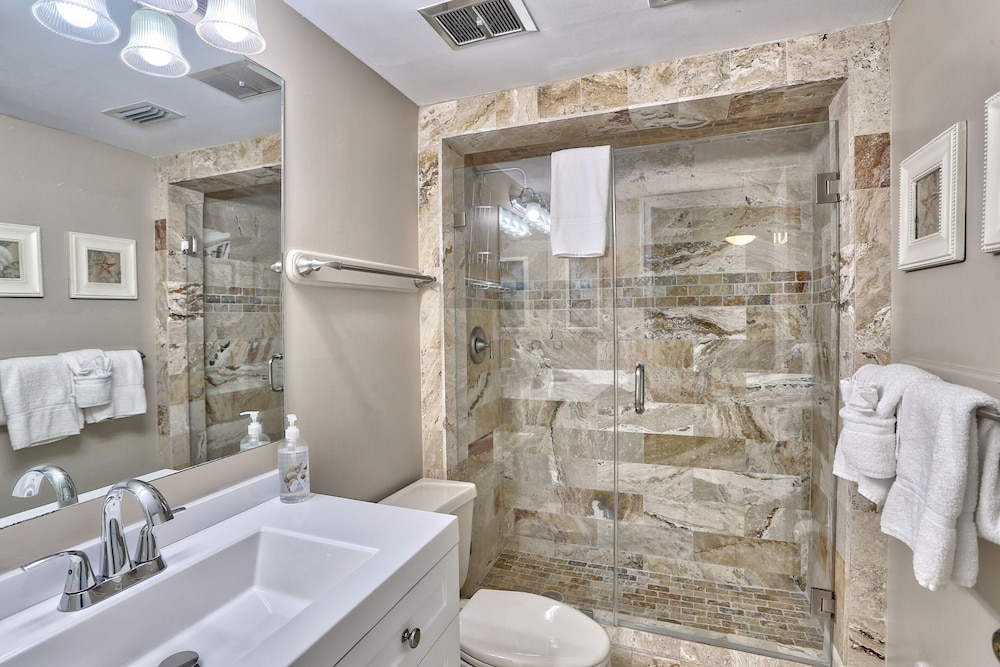 Pelican Pointe 4C