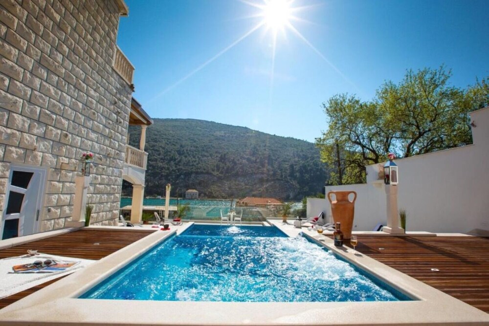 Franco - With sea View and Swimming Pool - H
