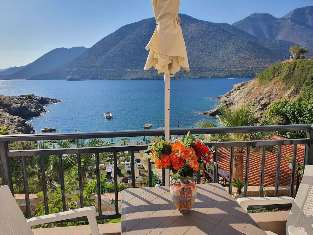 Evita Studios & Apartments photo 2