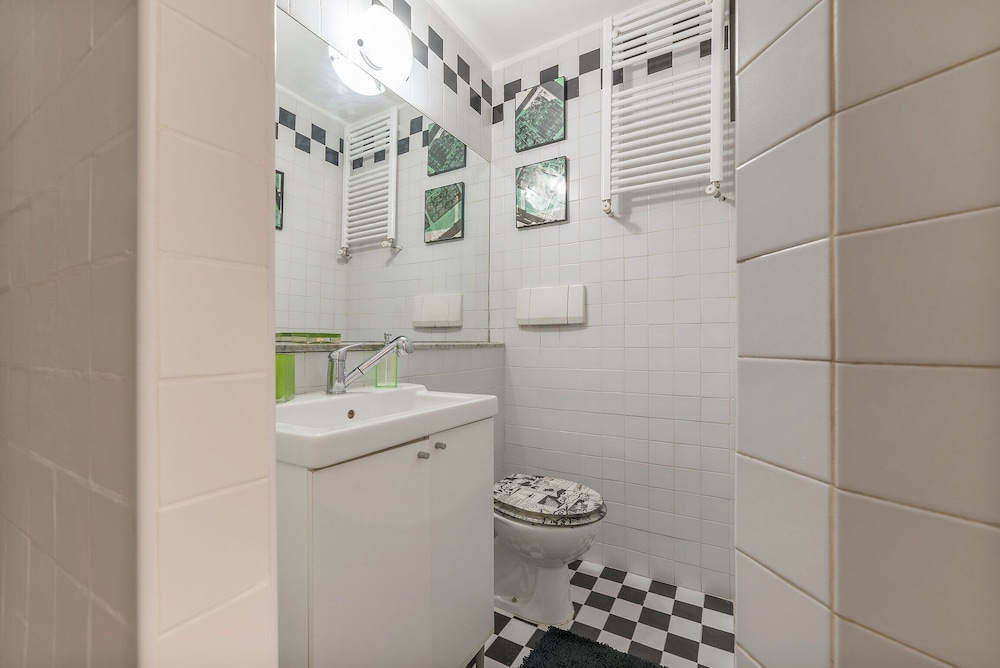 Piazza Vittorio NETFLIX Apartment