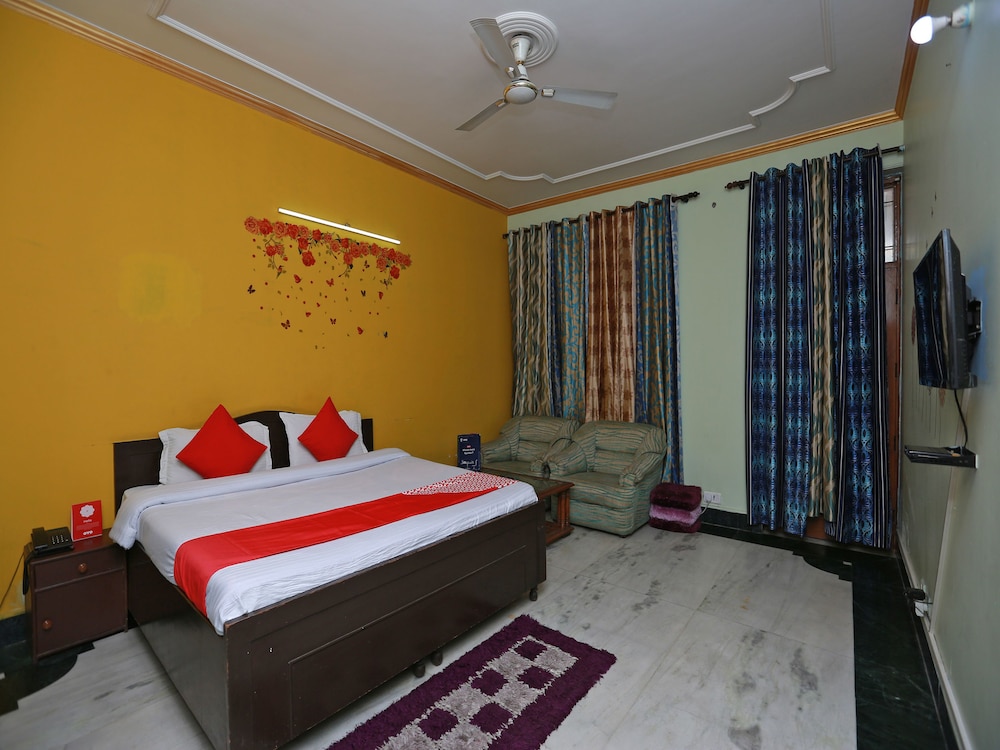 OYO 11752 Hotel Sun Palace Residency