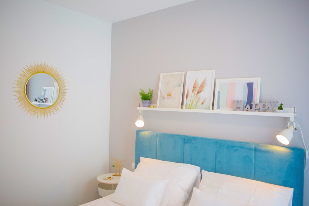 Split Luxury Collection view 4